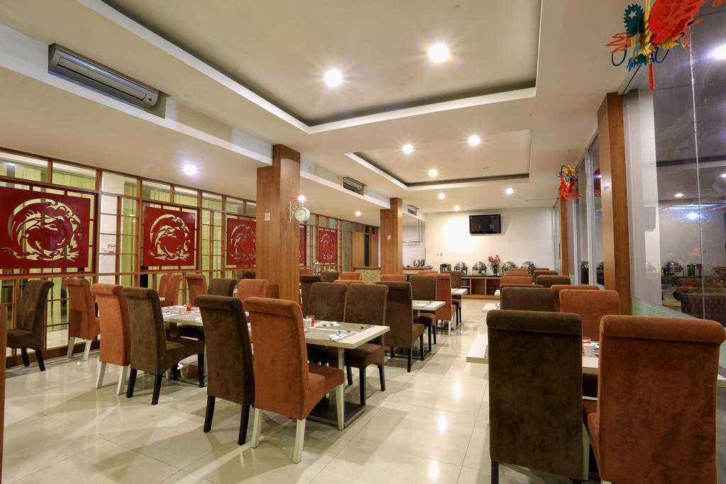 Dragon Inn Кендари Екстериор снимка